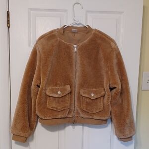 No Boundaries Sz 11/13, Tan Crop, Fuzzy Puffer Jacket. 2 Pockets. New Condition